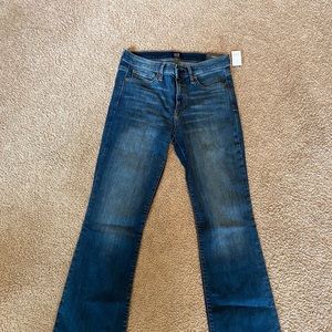 NWT Gap Perfect Bootcut Jeans - Size 8